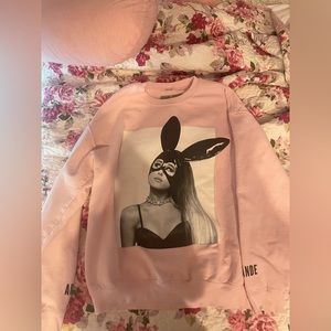 Ariana grande dangerous woman tour sweatshirt size medium